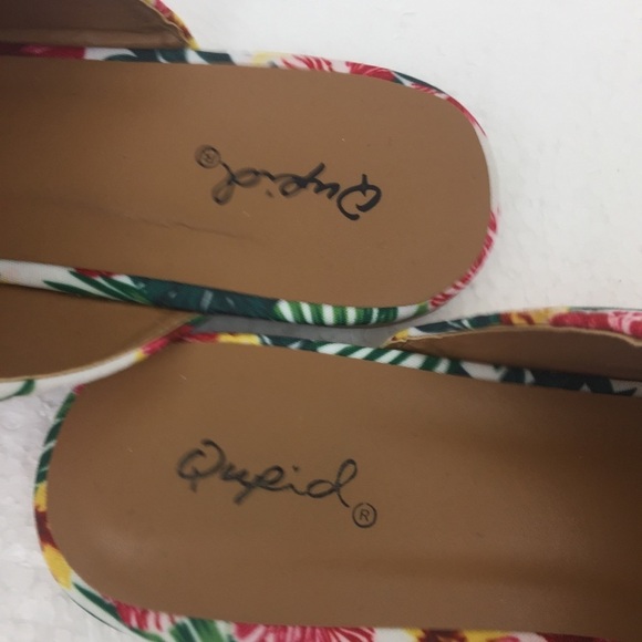 Qupid Floral Sandals. Flats Multi. Sz 8.5. - Picture 5 of 6